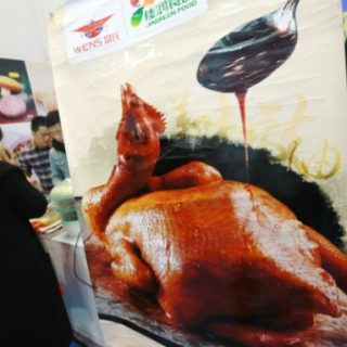 焦点：肉厚の鶏に活路、品種改良に賭ける中国食品大手