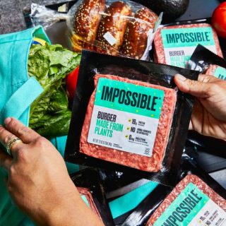 Impossible Foodsがアジアのスーパーマーケットに参入し、ビヨンドミートや地域の新興企業に挑む